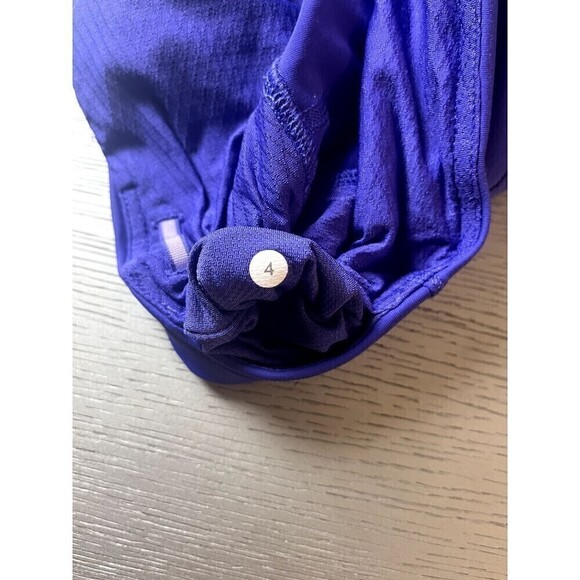 Lululemon Breezy Mesh Iris Flower Crop Leggings Size 4 Purple Workout Activewear - Picture 5 of 5
